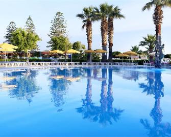 阳光罗德岛酒店 - Ialysos - 游泳池