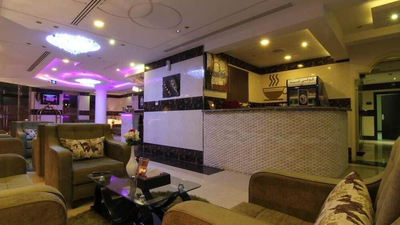 龙扎地产酒店