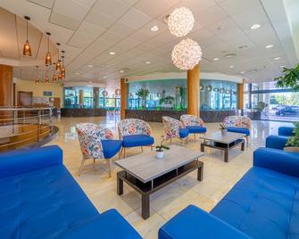 Hotel Blaucel - 布拉内斯 - 大厅
