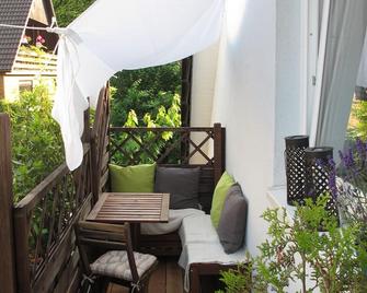 Charming apartment, a few minutes from the beach, children welcome - 特拉伯 - 阳台
