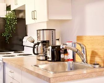 Cozy Studio Downtown Parking Coffee Location - 穆斯乔 - 厨房