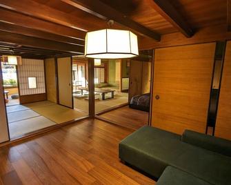 Stay at Kumano Kodo / Higashimuro-gun Wakayama - 串本町 - 客厅