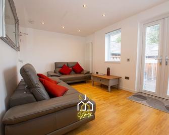 Affleck Retreat 3 - Sja Stays - Modern 1 Bed Apartment - 阿伯丁 - 客厅