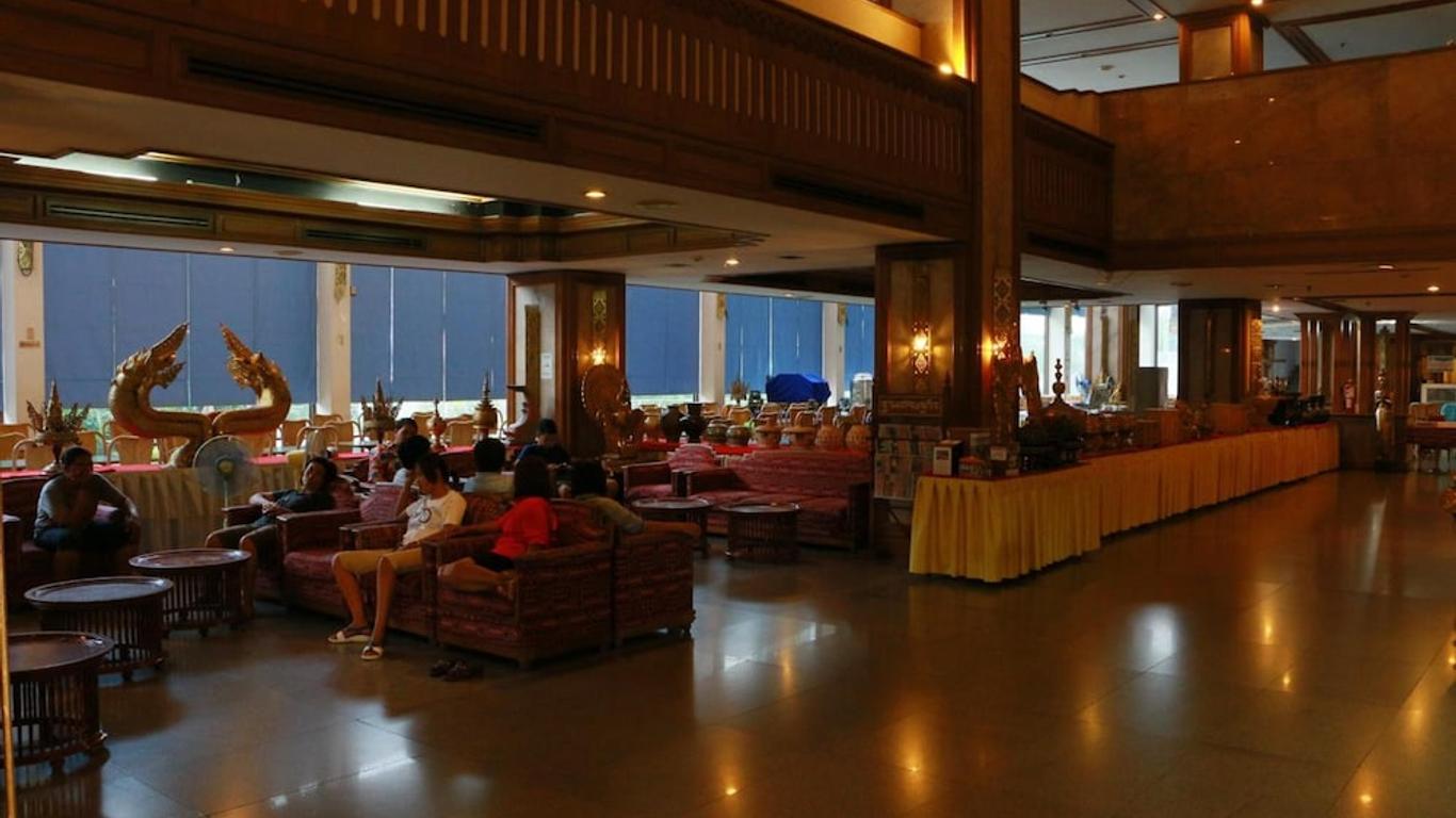 钻石溪萍中油岩酒店