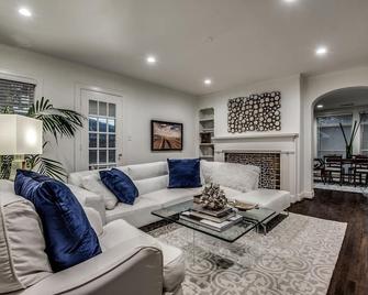 Highland Park Smu, Katy Trail, Uptown Travis-Knox Shopping! - 达拉斯 - 客厅