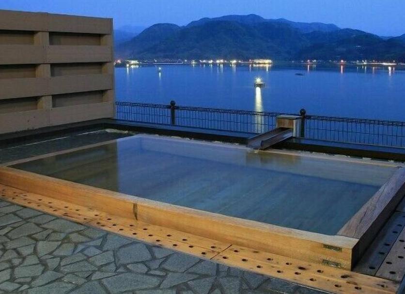 游泳池 照片