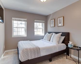 Cozy 2 Bedroom Rowhome Steps From Fells Point! - 巴尔的摩 - 睡房