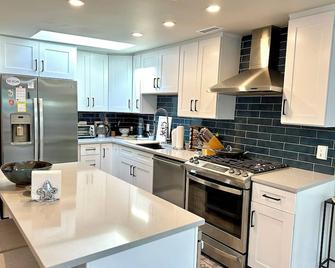 Unique Chicago Penthouse Loft - Amazing Deal & Location - 芝加哥 - 厨房
