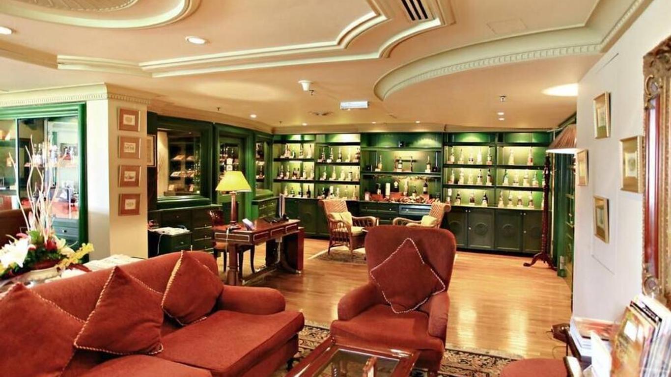 梅德卡宫套房酒店