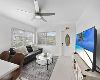 Lovely 1 Bedroom - Just Beachy By Pmi - 劳德代尔堡 - 客厅