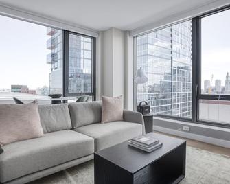 Luxe North Station 1BR w/ W/D & Gym, near TD Garden, by Blueground - 波士顿 - 客厅