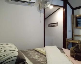 阔奈哈德朝帕简易别墅酒店 - 帕岸岛 - 睡房