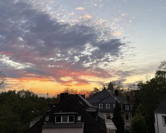 Essens Grüne Mitte !zentral, Grün und Heimisch! Free Parking, Free Netflix - 埃森 - 建筑