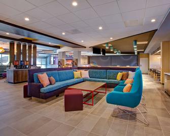 Tru by Hilton Alcoa Knoxville Airport - 阿尔科 - 休息厅