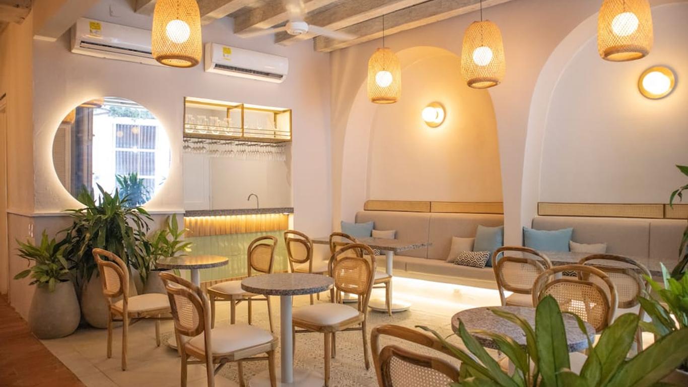 曼蒂拉艾斯坦西亚酒店