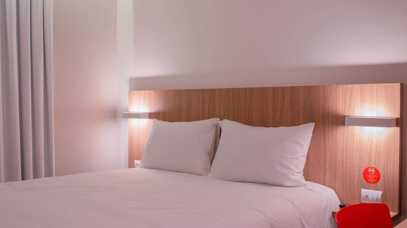 Hotel Moov Porto Alegre(摩夫波尔图阿雷格尔酒店)