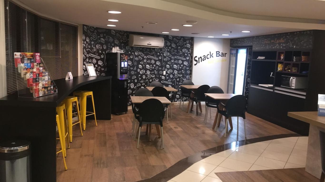 玛斯特环城路边酒店
