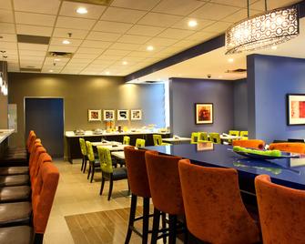密西沙加假日套房酒店 - IHG 旗下酒店 - 米西索加 - 餐馆