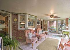 Private Home with Hot Tub and Patio Near Downtown Tulsa - 图尔萨 - 厨房