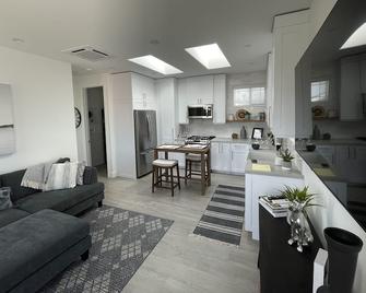 Casa de Orchard, 1BR/1BA Guest House in Point Loma - 圣地亚哥 - 厨房