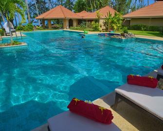 暹罗原住精品度假酒店 - 苏梅岛 - 游泳池