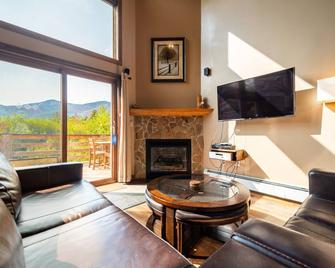 Breathtaking View Beautiful Home - 威尔明顿(纽约州) - 客厅