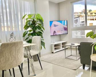 Cozy City Center Condo Full Ac - 圣多明各 - 餐馆