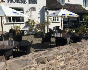 White Horse Inn Pulverbatch - 什鲁斯伯里 - 露台
