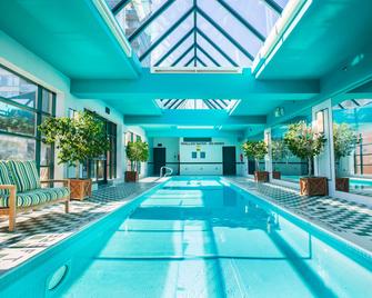多伦多约克维尔皇家索内斯塔酒店 - 多伦多 - 游泳池