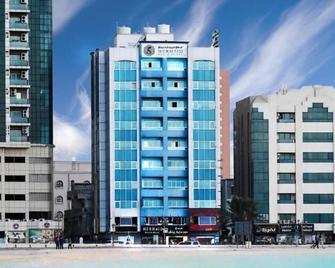 美人鱼海滩酒店有限责任公司 - 阿治曼 - 建筑