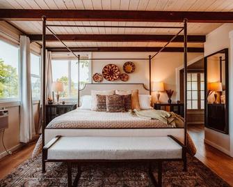 Swank House on Main St in Ashland - 阿什兰 - 睡房