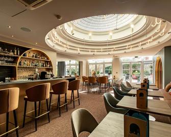 法国昂古莱姆美居酒店 - 昂古莱姆 - 酒吧