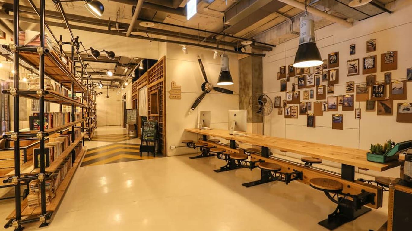 鲸鱼的窝酒店