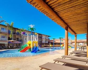 Apart Resort Beira Mar Mutá - Ps - 塞古罗港 - 游泳池