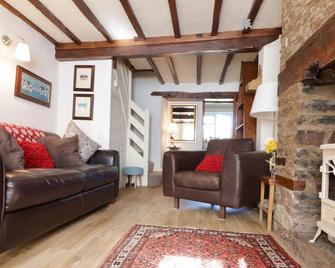 Perfectly located in centre of Hay, beautiful cottage, private parking & wifi. - 海伊 - 客厅
