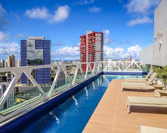 萨尔瓦多商务公寓酒店 - 萨尔瓦多 - 游泳池