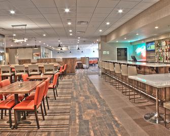 舒适布法罗比尔班村假日酒店 - IHG 旗下酒店 - 科迪 - 餐馆
