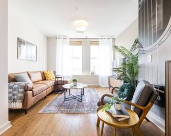 Sleek Apt in Historic DT Macon - 梅肯 - 客厅