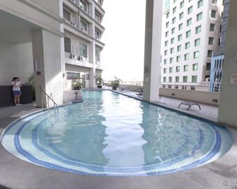曼达林广场酒店 - 宿务 - 游泳池