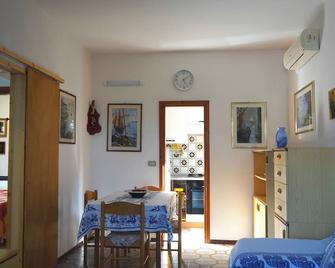 Vrbo Property - 里杜德里伊斯坦西 - 餐厅