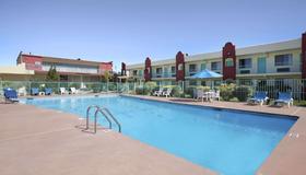 圣达菲戴斯酒店 - 圣达菲 - 游泳池