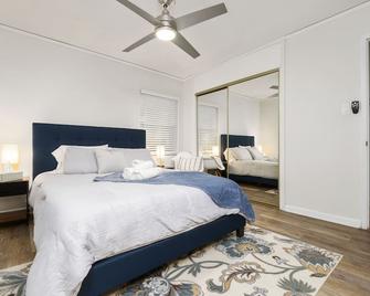Modern Home Near Uf, Stadium - Private Gazebo - 盖恩斯维尔 - 睡房