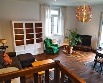 Cozy luxury apartment in the heart of Frankfurt near the center, Main and Messe - 法兰克福 - 客厅