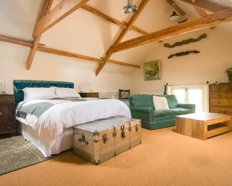 Double Ensuite Lavender - Haselbury Plucknett - 睡房