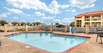 圣安吉洛品质酒店 - 圣安吉洛 - 游泳池