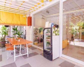 Caricia Hostel - 库塔 - 露台