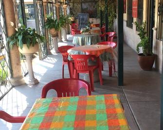 村舍山区套房酒店 - Ajijic - 餐馆