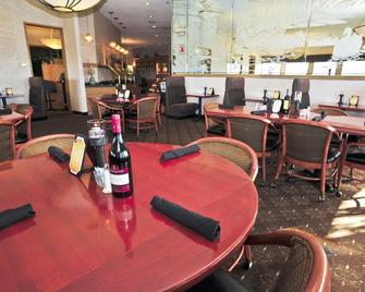 克拉马斯瀑布西尔洛套房酒店 - 克拉马斯福尔斯 - 餐馆