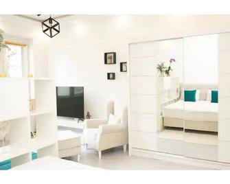Cute and Sunny Studio - Central Location - 萨拉热窝 - 睡房