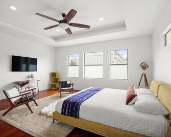 DwellHTX Modern Designer Home 1 mi frm Downtown 2-Story Getaway w/ Views - 休斯顿 - 睡房